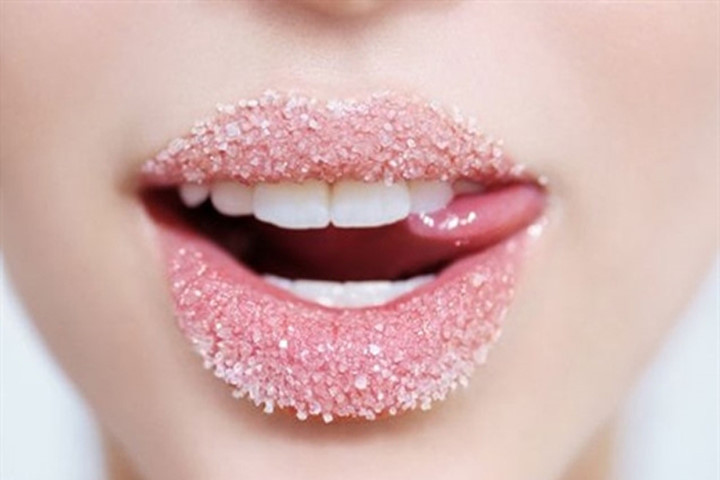 Lỗi dùng son khiến chị em kém duyên khi trang điểm