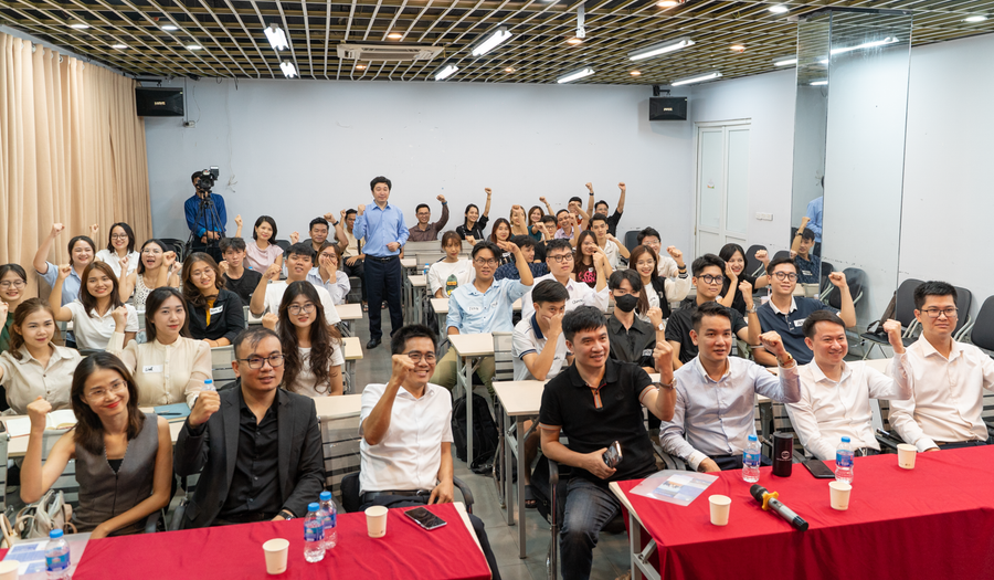 Các chuyên gia truyền cảm hứng, động lực học tập, khởi nghiệp cho sinh viên.