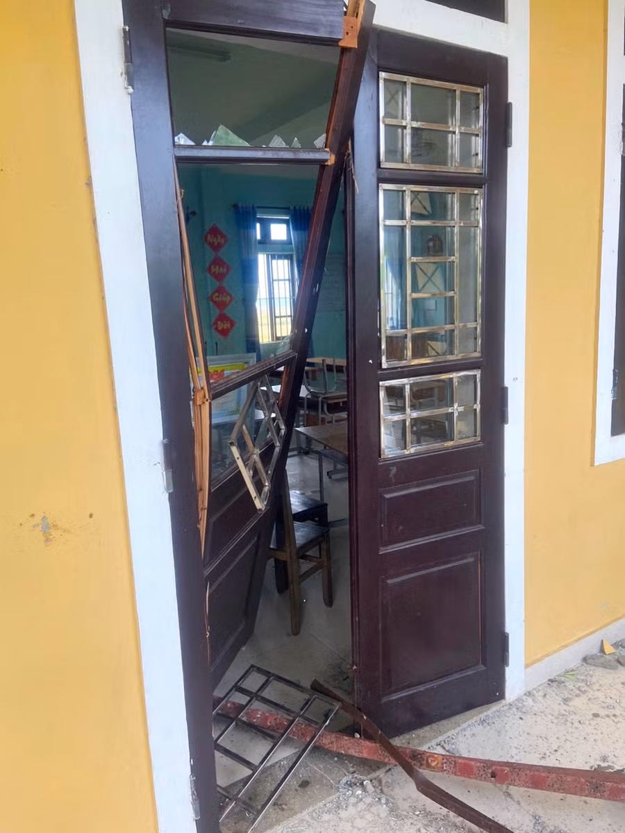 Hiện 263 học sinh của trường phải nghỉ học. Hiện 263 học sinh của trường phải nghỉ học.