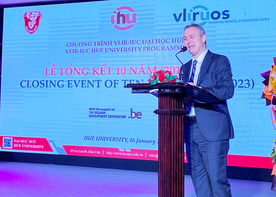 Ông Karl Van den Bossche, Đại sứ Vương quốc Bỉ phát biểu chúc mừng tại buổi lễ.