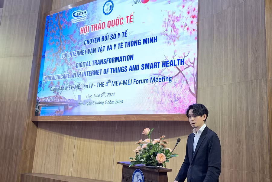 Đại biểu từ Nhật Bản tham luận tại Hội thảo.