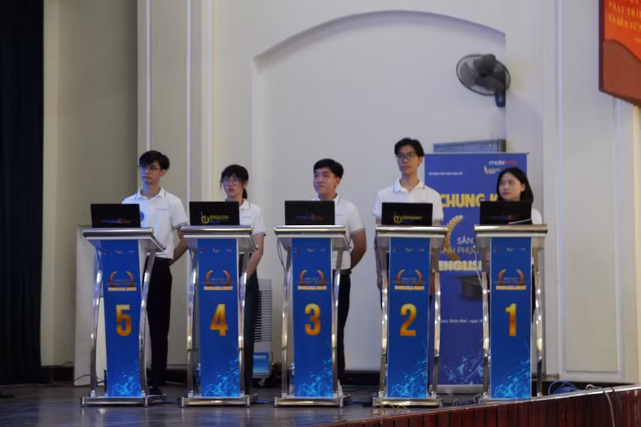 5 thí sinh vào vòng chung kết.