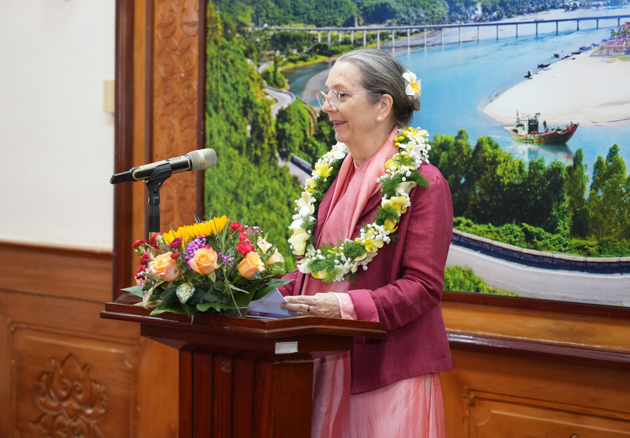 Bà Andrea Teufel góp sức rất lớn nhiều năm qua trong việc trùng tu di sản tại Cố đô Huế - Di sản văn hóa vật thể UNESCO của nhân loại. Bà Andrea Teufel góp sức rất lớn nhiều năm qua trong việc trùng tu di sản tại Cố đô Huế - Di sản văn hóa vật thể UNESCO của nhân loại.