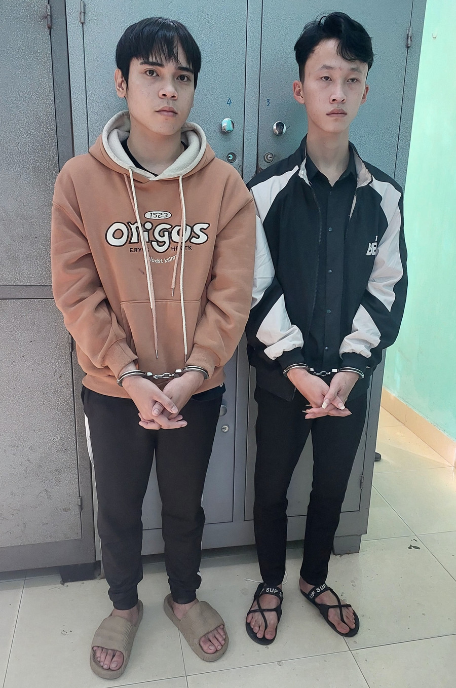 Các thanh niên bị khởi tố. Các thanh niên bị khởi tố.