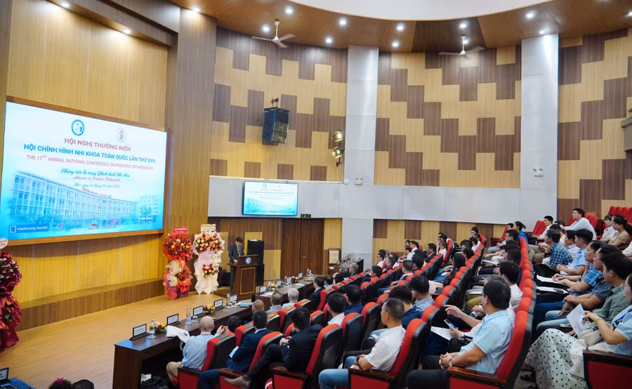 Có 6 phiên báo cáo khoa học tập trung về nhiều chuyên đề thời sự như điều trị bàn chân khoèo, ung thư xương, bại não...