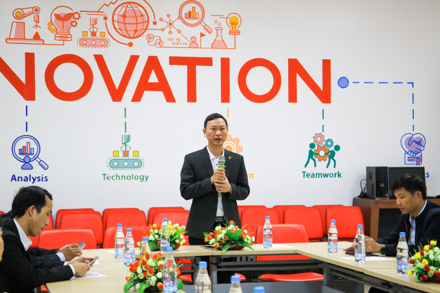 TS Hoàng Kim Toản - Giám đốc Trung tâm Khởi nghiệp và Đổi mới sáng tạo phát biểu tại chương trình. TS Hoàng Kim Toản - Giám đốc Trung tâm Khởi nghiệp và Đổi mới sáng tạo phát biểu tại chương trình.