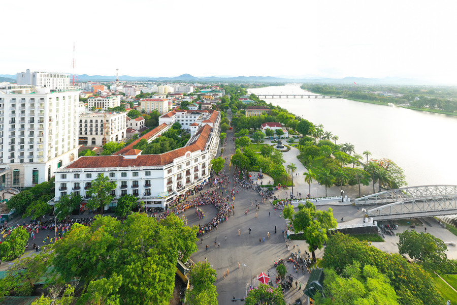Hơn 500 nghệ sĩ quốc tế, trong nước rộn ràng ở Lễ hội đường phố tại Festival Huế 2024. (Ảnh: BTC)