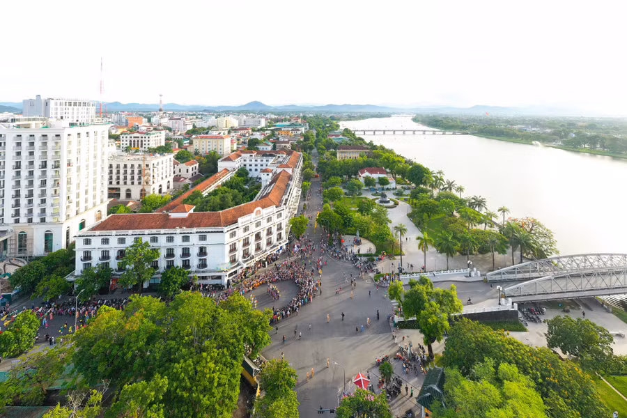 Hơn 500 nghệ sĩ quốc tế, trong nước rộn ràng ở Lễ hội đường phố tại Festival Huế 2024. (Ảnh: BTC)