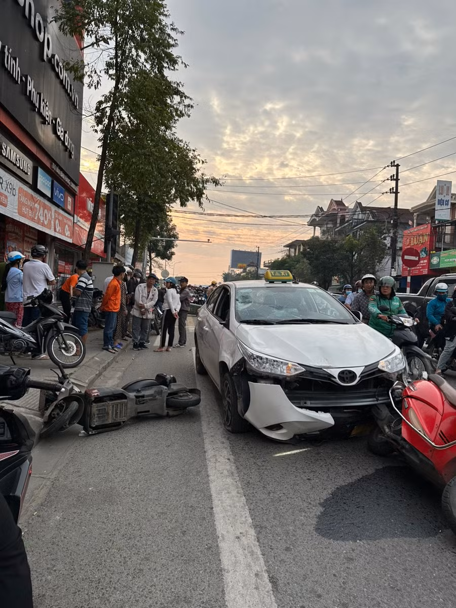 Hiện trường vụ tai nạn. (Ảnh: T. Tùng)