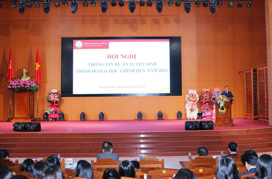 Hội nghị công bố đề án tuyển sinh trình độ đại học năm 2024 của Trường Đại học Luật, Đại học Huế đã diễn ra thành công tốt đẹp.