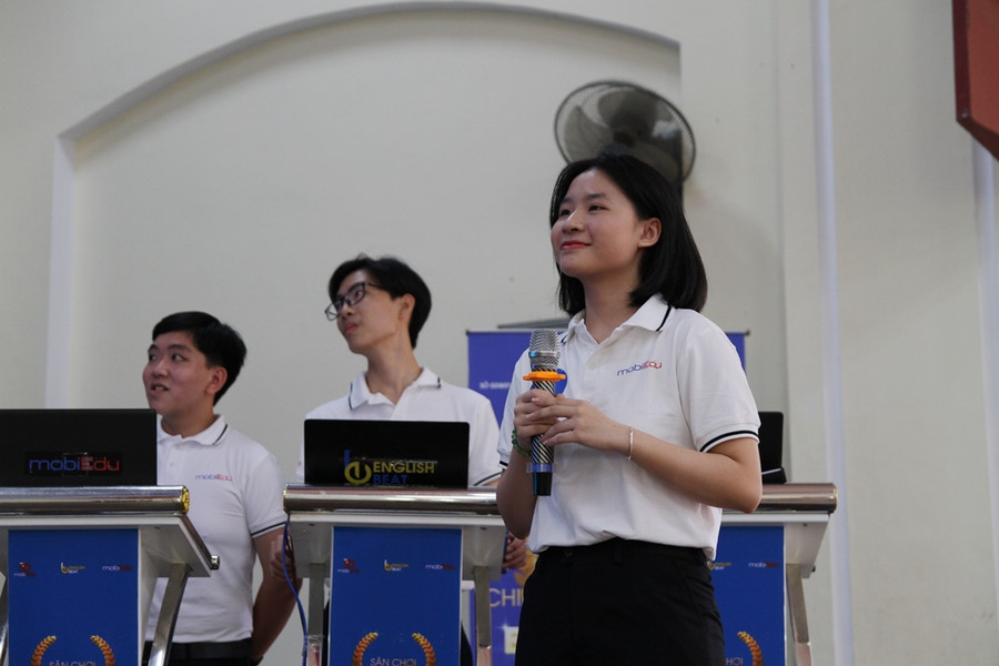 Các thí sinh tự tin và bình tĩnh. Các thí sinh tự tin và bình tĩnh.