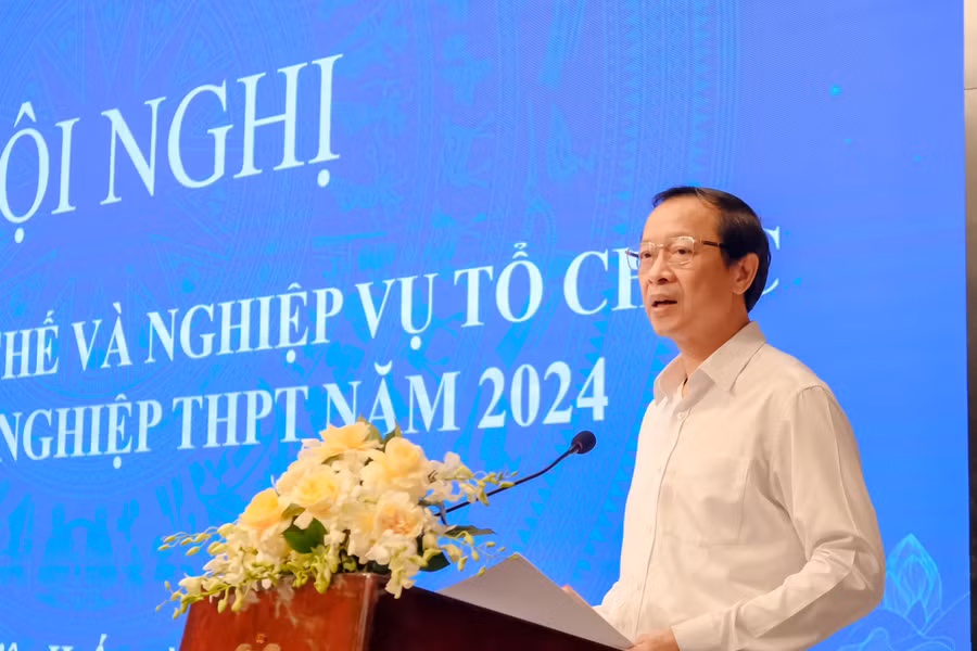 Thứ trưởng Bộ GD&ĐT Phạm Ngọc Thưởng phát biểu tại Hội nghị.