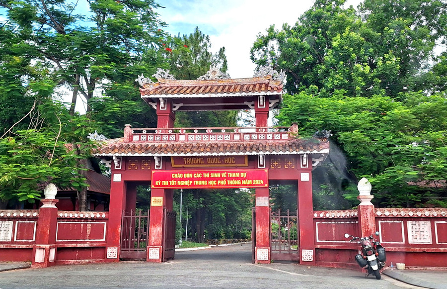 Trường THPT chuyên Quốc học và các điểm trường khác trên địa bàn tỉnh Thừa Thiên Huế đã sẵn sàng cho kỳ thi quan trọng. (Ảnh: Đại Dương) Trường THPT chuyên Quốc học và các điểm trường khác trên địa bàn tỉnh Thừa Thiên Huế đã sẵn sàng cho kỳ thi quan trọng. (Ảnh: Đại Dương)