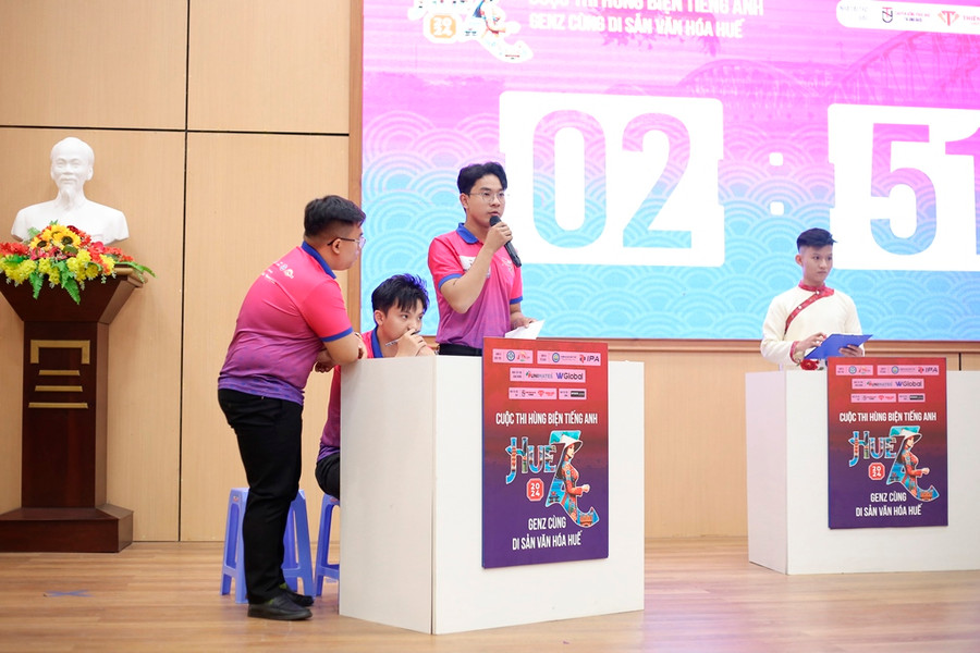 Các đội thi đấu sôi nổi. Các đội thi đấu sôi nổi.