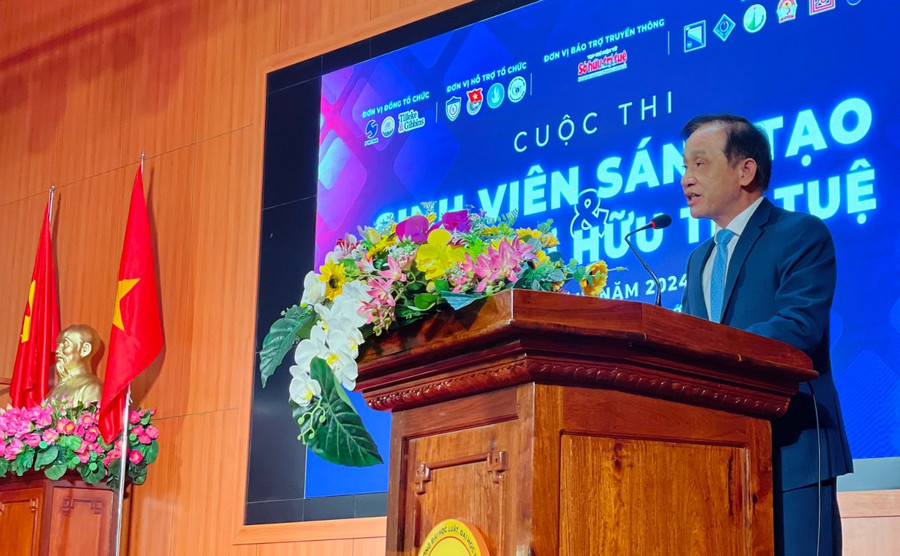 Hiệu trưởng Trường ĐH Luật, ĐH Huế - PGS.TS Đoàn Đức Lương phát biểu khai mạc. Hiệu trưởng Trường ĐH Luật, ĐH Huế - PGS.TS Đoàn Đức Lương phát biểu khai mạc.