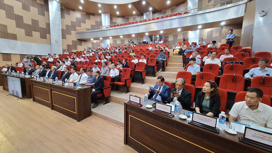 Các đại biểu quốc tế và trong nước về tham dự Hội thảo. Các đại biểu quốc tế và trong nước về tham dự Hội thảo.