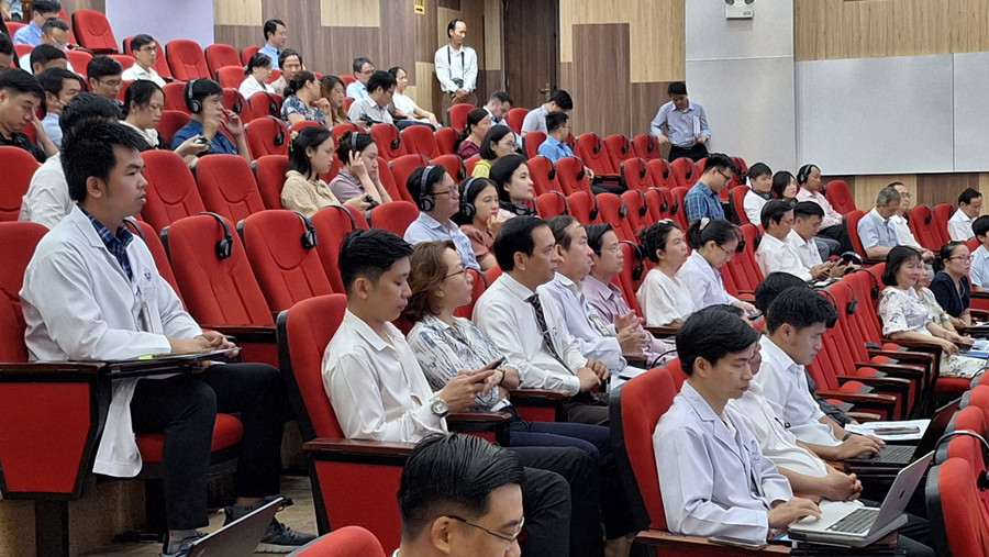 Nhiều kiến thức được trao đổi tại Hội thảo quốc tế về chuyển đổi số y tế với internet vạn vật và y tế thông minh. (Ảnh: Đại Dương) Nhiều kiến thức được trao đổi tại Hội thảo quốc tế về chuyển đổi số y tế với internet vạn vật và y tế thông minh. (Ảnh: Đại Dương)