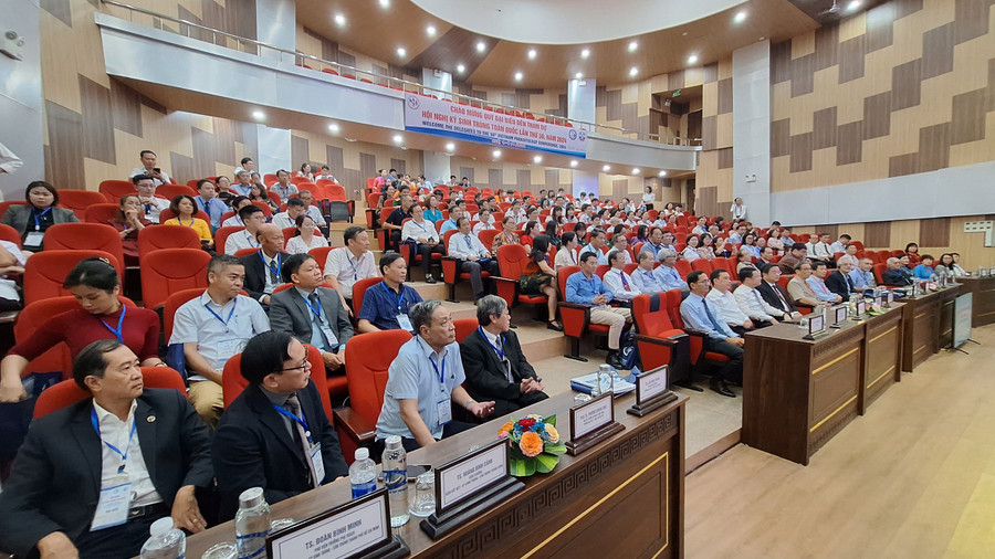 Đông đảo các đại biểu quốc tế và trong nước về tham dự Hội nghị Ký sinh trùng toàn quốc lần thứ 50 được tổ chức tại Trường Đại học Y - Dược, Đại học Huế, tỉnh Thừa Thiên Huế. Đông đảo các đại biểu quốc tế và trong nước về tham dự Hội nghị Ký sinh trùng toàn quốc lần thứ 50 được tổ chức tại Trường Đại học Y - Dược, Đại học Huế, tỉnh Thừa Thiên Huế.