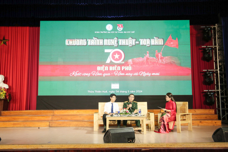 Tọa đàm về Chiến dịch Điện Biên Phủ.