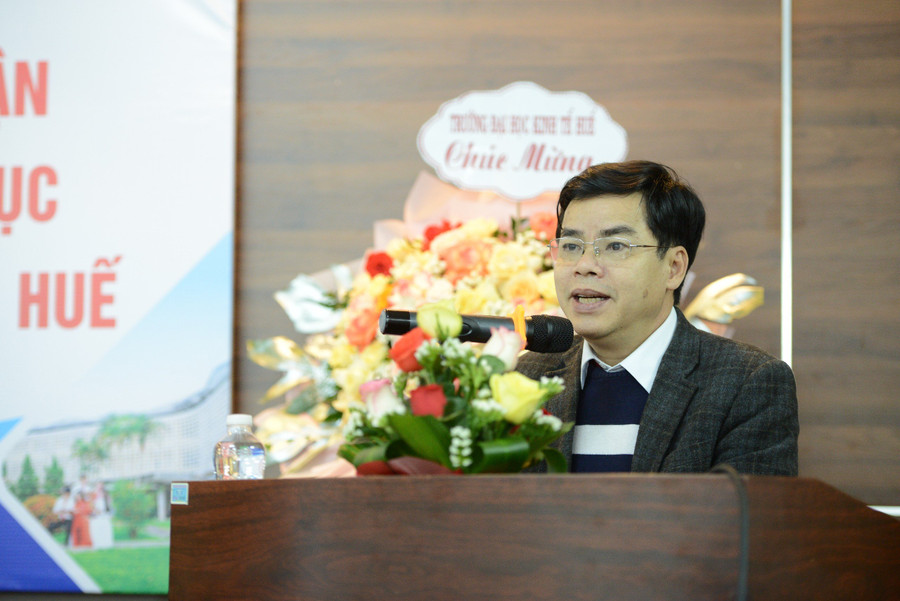 PGS.TS Nguyễn Thành Nhân, Phó Hiệu trưởng phụ trách Trường Đại học Sư phạm, Đại học Huế cho biết mục tiêu sẽ nâng cao chất lượng đào tạo, đáp ứng nhu cầu càng cao của xã hội. PGS.TS Nguyễn Thành Nhân, Phó Hiệu trưởng phụ trách Trường Đại học Sư phạm, Đại học Huế cho biết mục tiêu sẽ nâng cao chất lượng đào tạo, đáp ứng nhu cầu càng cao của xã hội.