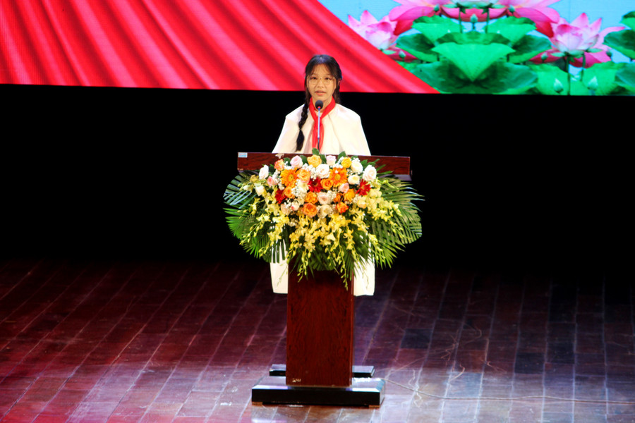 Đại diện học sinh tỉnh Thừa Thiên Huế phát biểu. (Ảnh: Đại Dương)