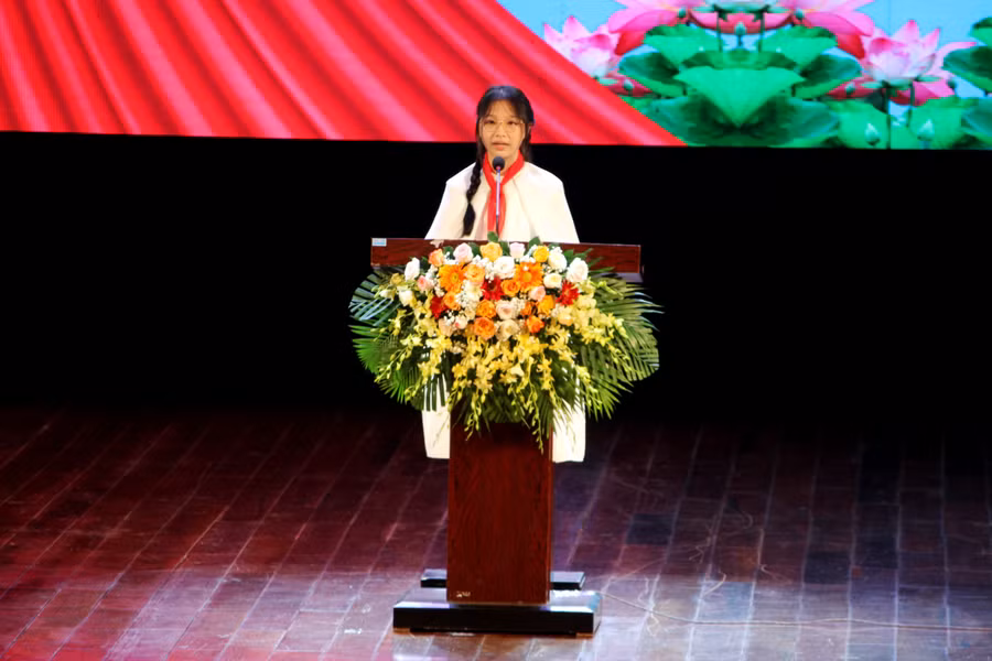 Đại diện học sinh tỉnh Thừa Thiên Huế phát biểu. (Ảnh: Đại Dương)