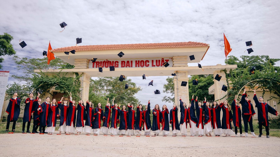 Sinh viên Trường Đại học Luật, Đại học Huế.