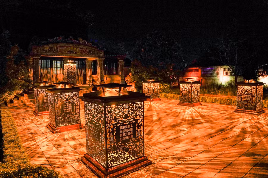 Không gian Thái Bình Lâu hiện lên tuyệt đẹp.