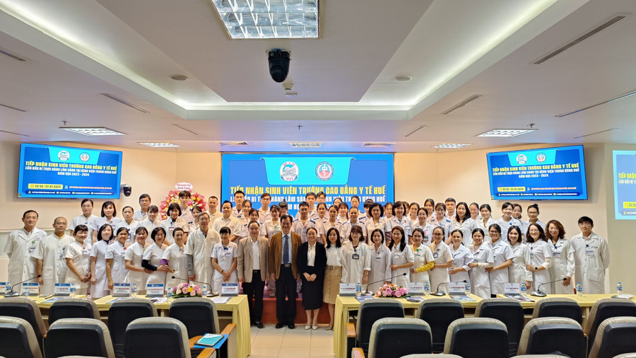 Bệnh viện Trung ương Huế tổ chức tiếp nhận sinh viên trường Cao đẳng Y tế Huế đến thực tập, thực hành, lâm sàng tại bệnh viện.