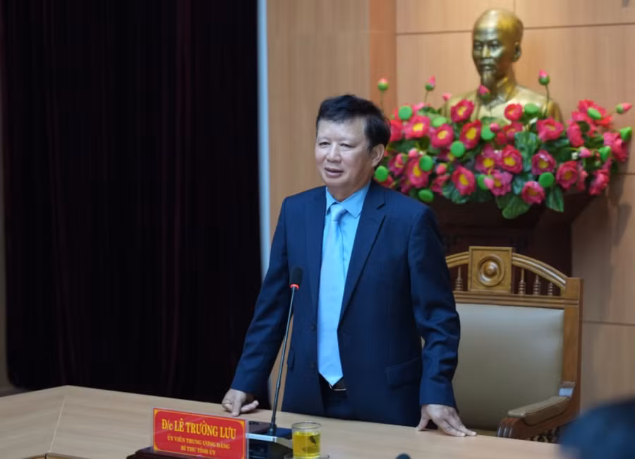 Ông Lê Trường Lưu, Bí thư Tỉnh ủy Thừa Thiên Huế đề nghị các cán bộ chủ chốt phát huy sức trẻ, đột phá để thực hiện các nhiệm vụ. (Ảnh: Ngọc Hiếu)