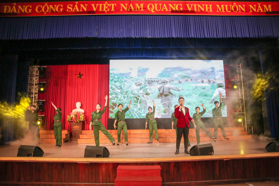 Tiết mục văn nghệ đặc sắc tại chương trình nghệ thuật.