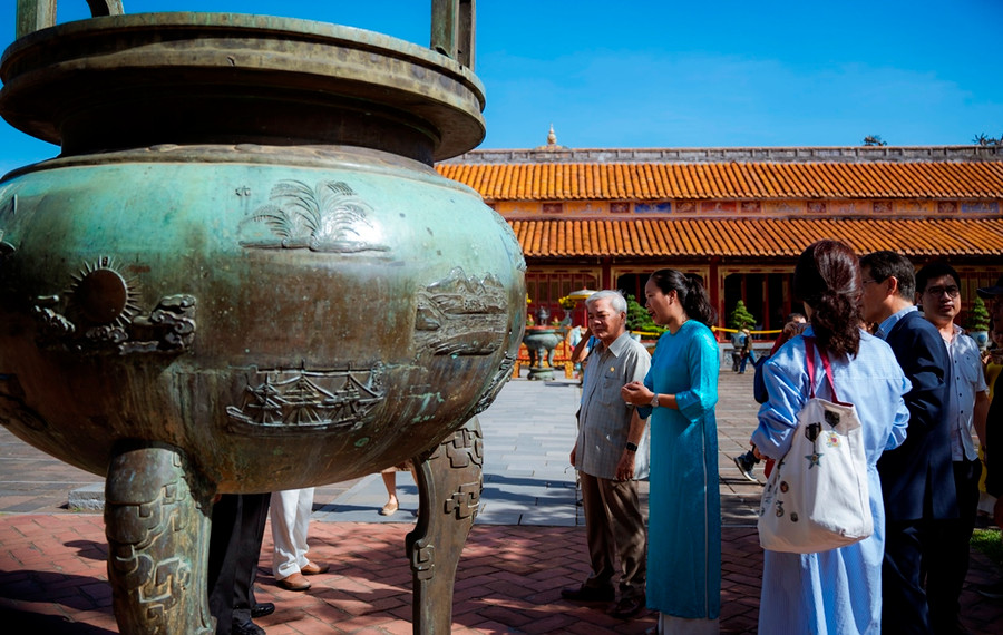 Những họa tiết đúc nổi trên 9 đỉnh đồng tại Cửu đỉnh được vua Minh Mạng cho đúc từ năm 1835 đến 1837 nhằm biểu thị sự trường tồn của triều đại, sự giàu đẹp và thống nhất toàn vẹn lãnh thổ của đất nước Việt Nam. (Ảnh: Đình Hoàng).