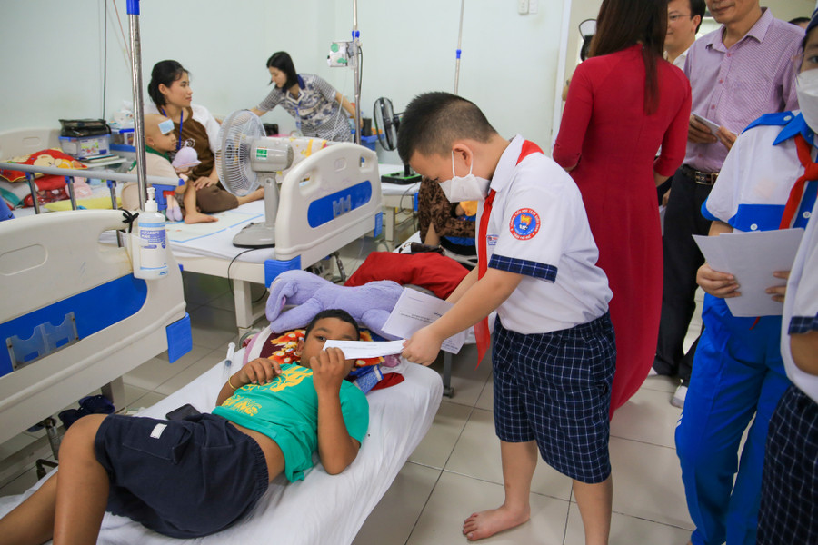 Hoạt động có sự tham gia của các em học sinh nhằm lan tỏa tính nhân văn trong giáo dục. Hoạt động có sự tham gia của các em học sinh nhằm lan tỏa tính nhân văn trong giáo dục.