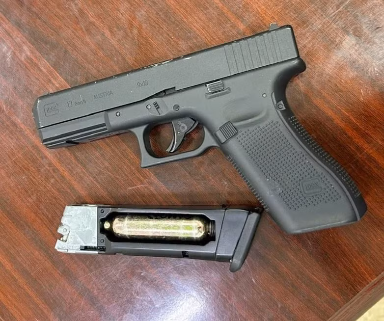 Súng đạn được phát hiện.