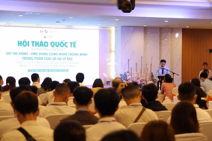 Hội thảo quốc tế “Đô thị xanh: Ứng dụng công nghệ thông minh trong phân loại và xử lý rác” tại TP Huế. (Ảnh: Đại Dương)