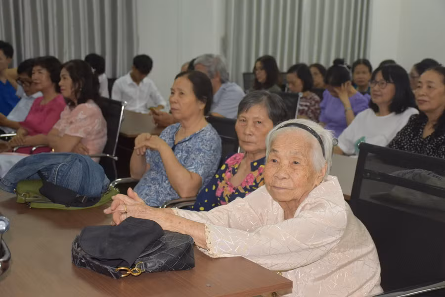 Nhiều hội viên tuy đã lớn tuổi nhưng vẫn nhiệt tình tham gia phong trào Hội.