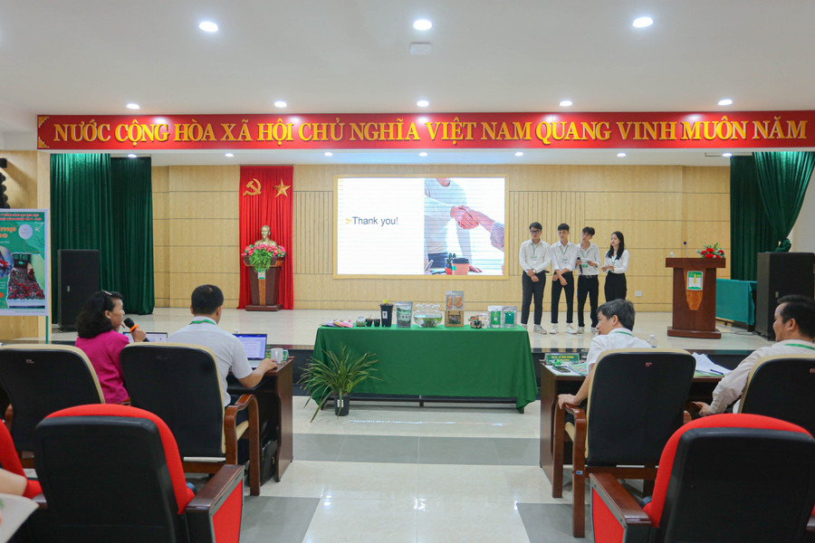 Các đội dự thi cuộc thi “Ý tưởng sáng tạo khoa học và khởi nghiệp nông nghiệp lần V - 2024”. (Ảnh: N.H)