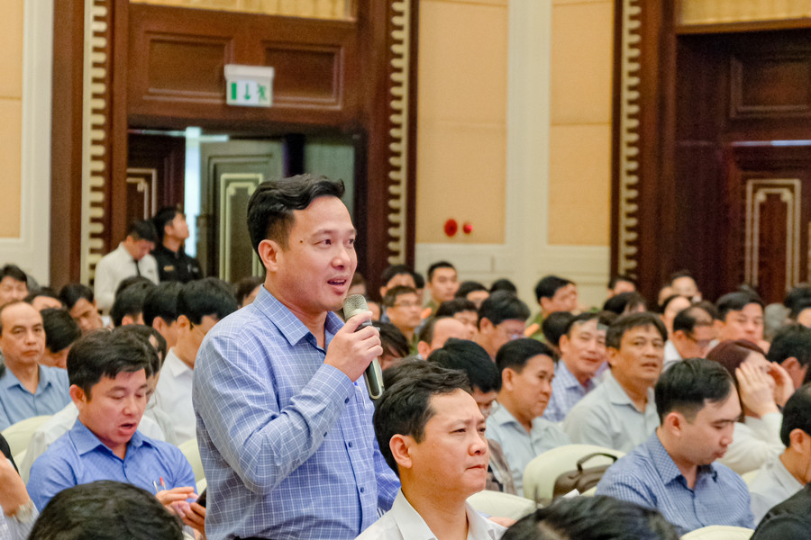 Nhiều ý kiến được đại diện các Sở GD&ĐT đưa ra trao đổi và đề xuất với Bộ GD&ĐT liên quan đến Kỳ thi tốt nghiệp THPT năm 2024. Nhiều ý kiến được đại diện các Sở GD&ĐT đưa ra trao đổi và đề xuất với Bộ GD&ĐT liên quan đến Kỳ thi tốt nghiệp THPT năm 2024.