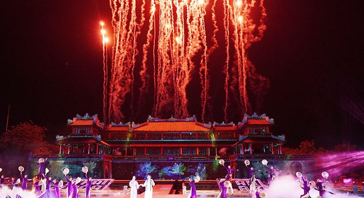 Các lễ hội tại Festival Huế 2024 hướng đến cộng đồng để người dân và du khách cùng tham gia. Các lễ hội tại Festival Huế 2024 hướng đến cộng đồng để người dân và du khách cùng tham gia.