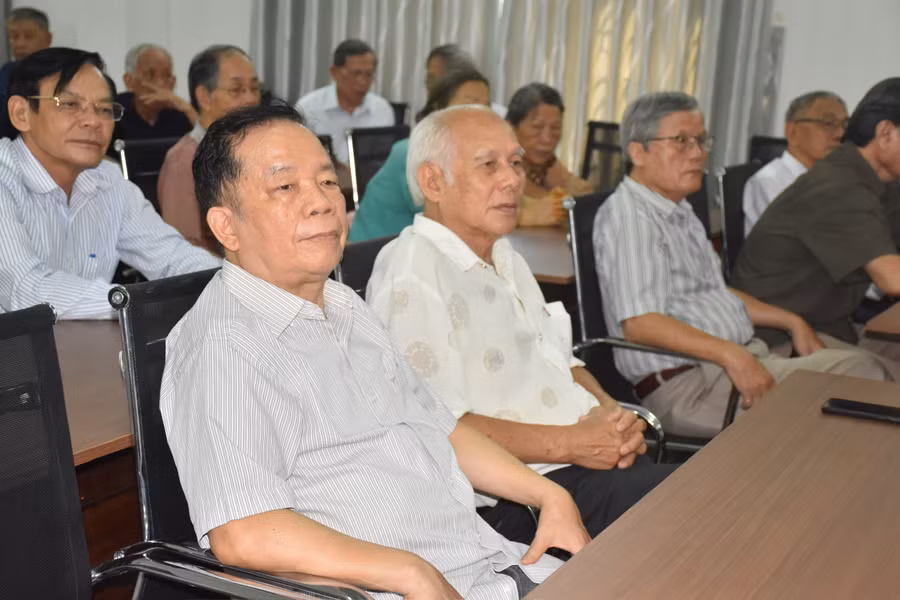 Các hội viên Hội Cựu giáo chức Trường Đại học Sư phạm, Đại học Huế tham dự Đại hội.