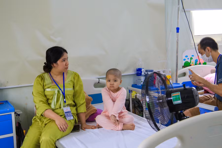 Các em học sinh đã điều trị trong thời gian dài, gia đình gặp nhiều khó khăn. Các em học sinh đã điều trị trong thời gian dài, gia đình gặp nhiều khó khăn.