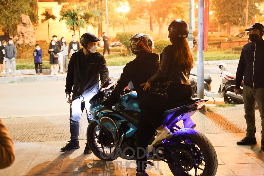 Nhiều xe còn che mờ biển kiểm soát để qua mắt cơ quan chức năng.