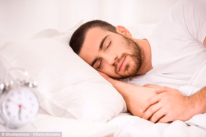 Nam giới chưa có con nên đi ngủ sớm