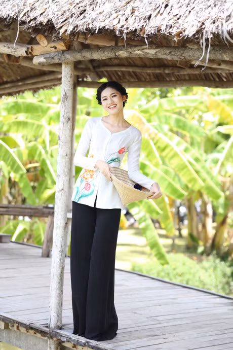 A hau Thanh Tu dien ao ba ba, hoa co gai mien Tay chinh hieu - Anh 5