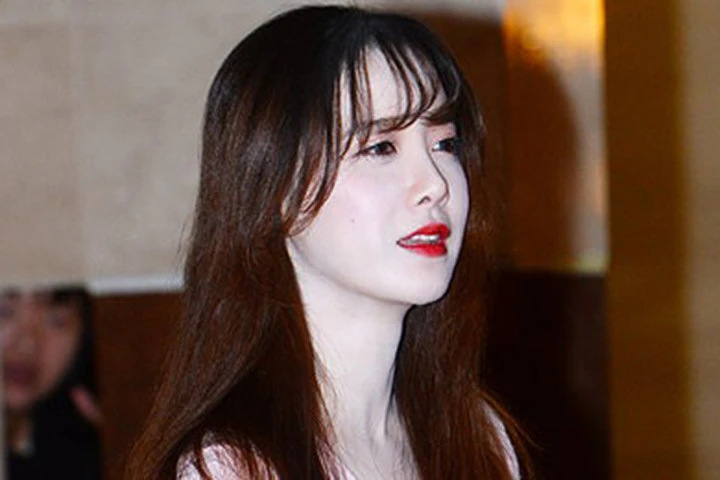 "Nàng Cỏ" Goo Hye Sun trát phấn quá đà khiến mặt trắng bệch