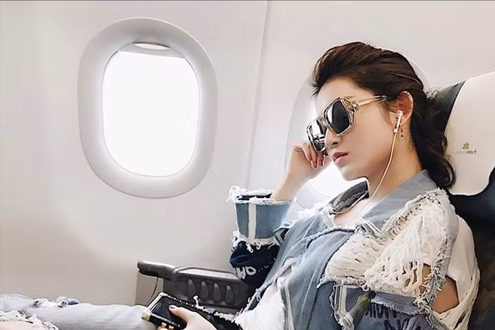 Á hậu Huyền My u buồn nhưng vẫn đẹp mê ly