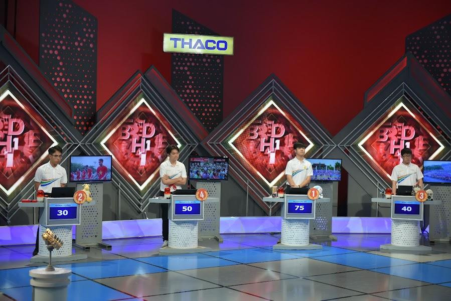 Không khí trường quay nóng lên ngay từ vòng thi đầu. Không khí trường quay nóng lên ngay từ vòng thi đầu.