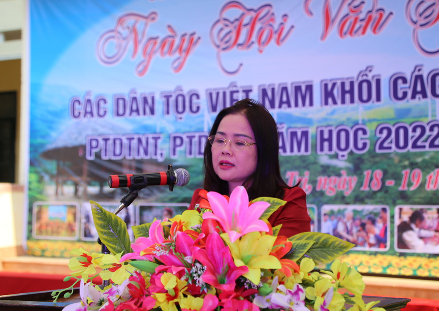 TS Lê Thị Hương nhấn mạnh: Ngày hội góp phần thắt chặt tình đoàn kết, gắn bó giữa các đơn vị. TS Lê Thị Hương nhấn mạnh: Ngày hội góp phần thắt chặt tình đoàn kết, gắn bó giữa các đơn vị.