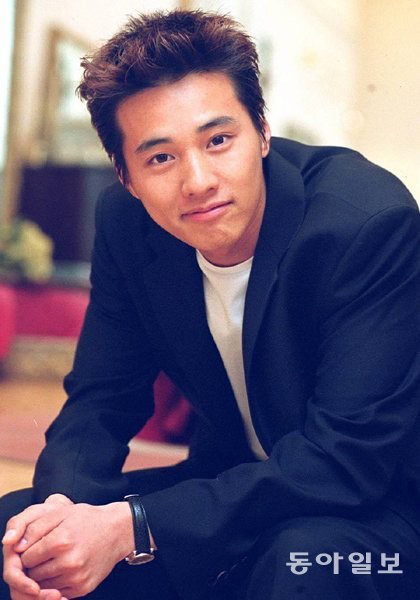Ngoại hình điển trai của Won Bin 22 năm trước - Ảnh 24 Ngoai hinh dien trai cua Won Bin 22 nam truoc - Anh 24