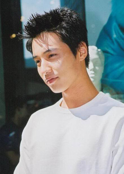 Ngoại hình điển trai của Won Bin 22 năm trước - Ảnh 17 Ngoai hinh dien trai cua Won Bin 22 nam truoc - Anh 17
